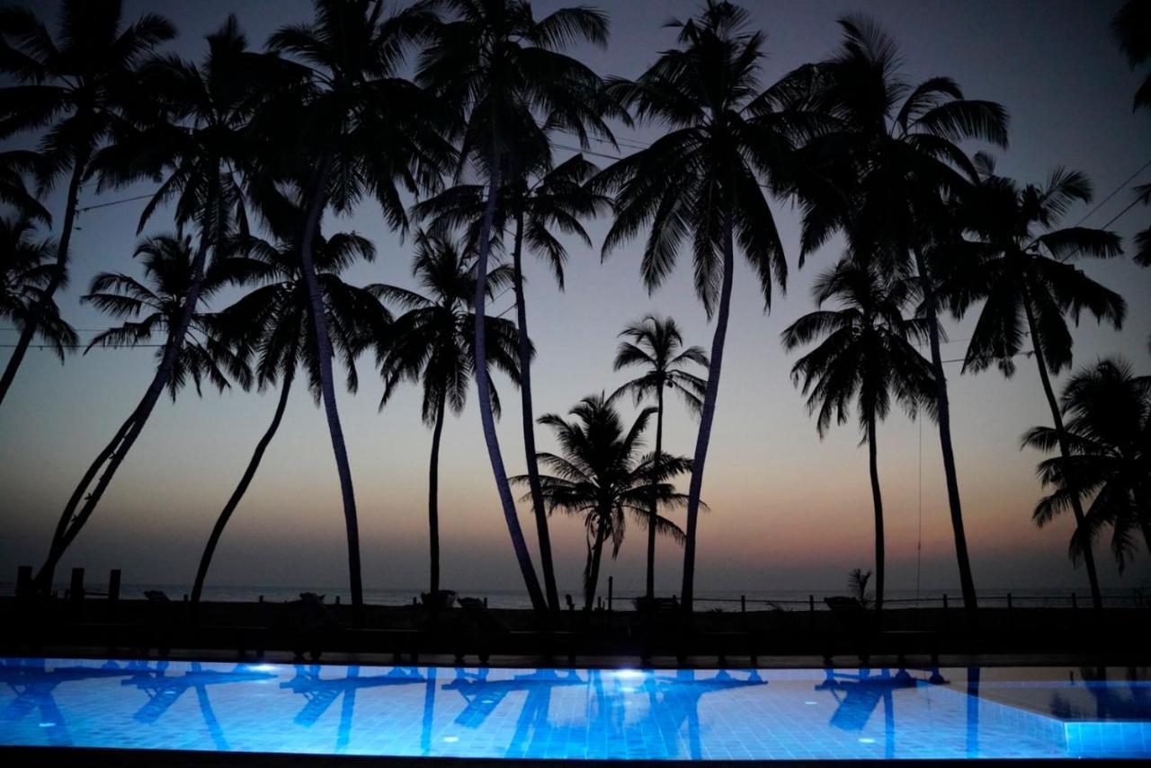 Soluna Beach Resort Marawila Bagian luar foto